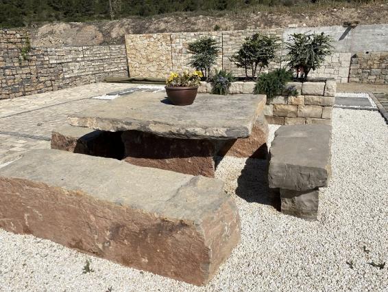 Mesa de piedra natural 2