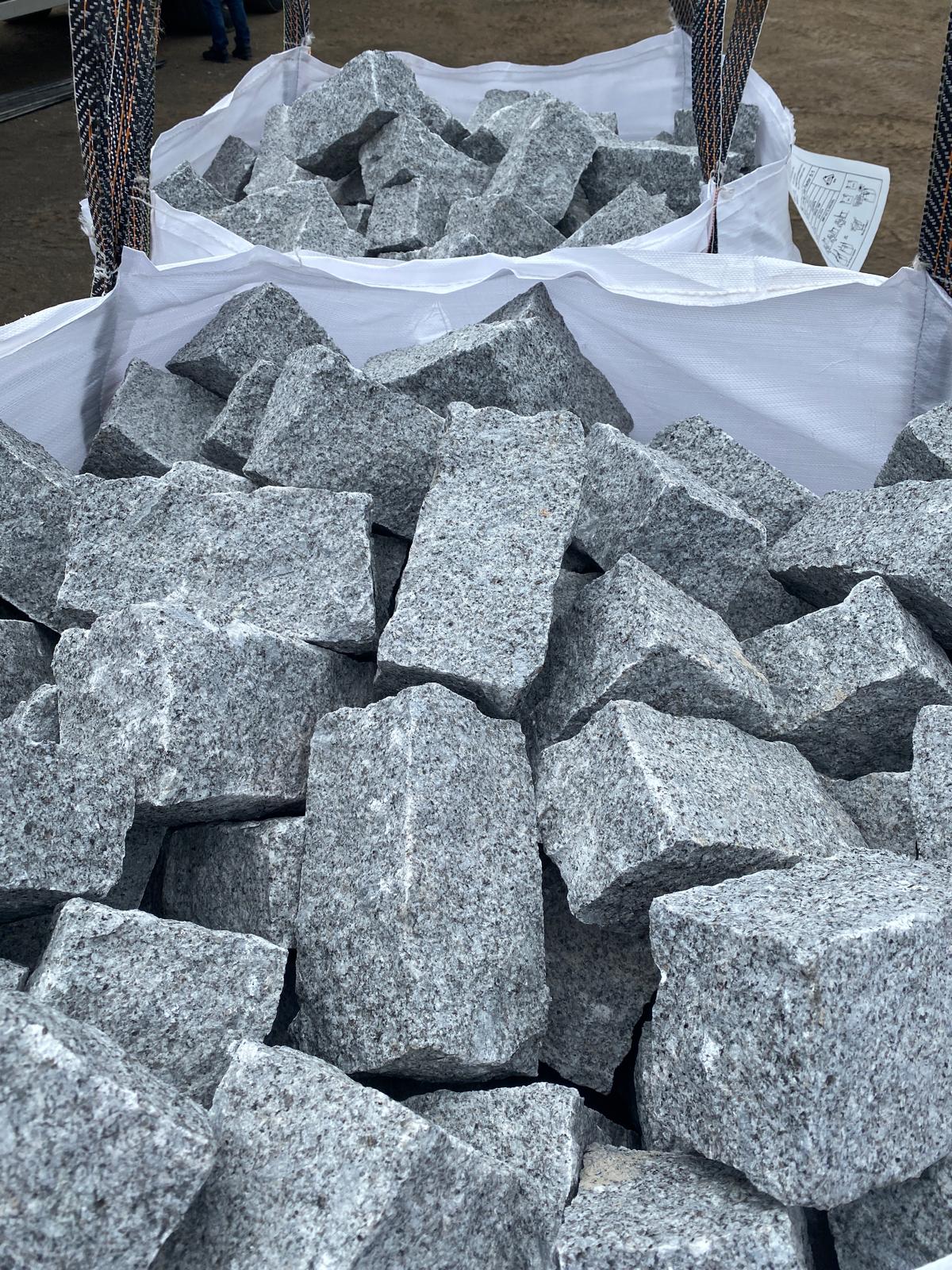 LLAMBORDES DE GRANIT  2