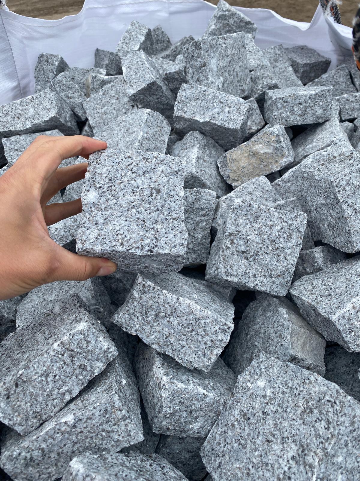 LLAMBORDES DE GRANIT  3